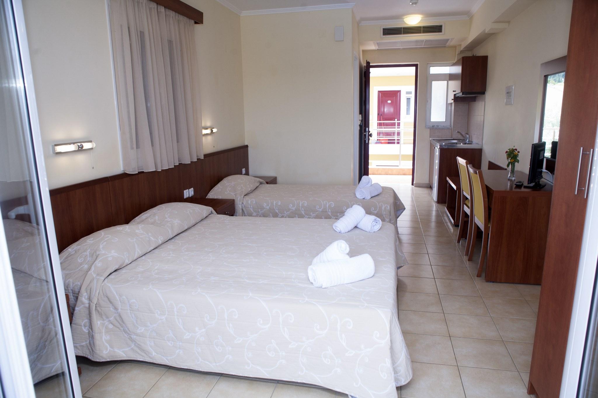 Summertime Inn Nikiana Luaran gambar