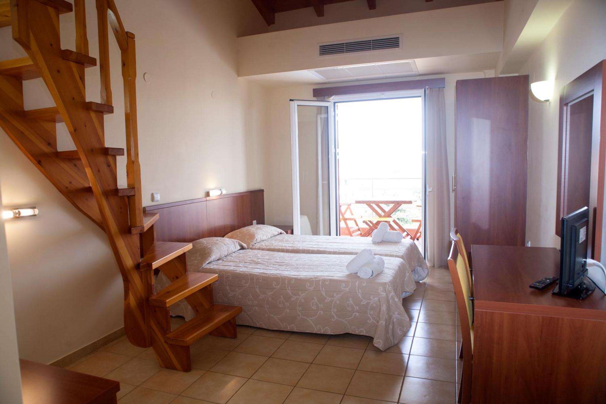 Summertime Inn Nikiana Bilik gambar
