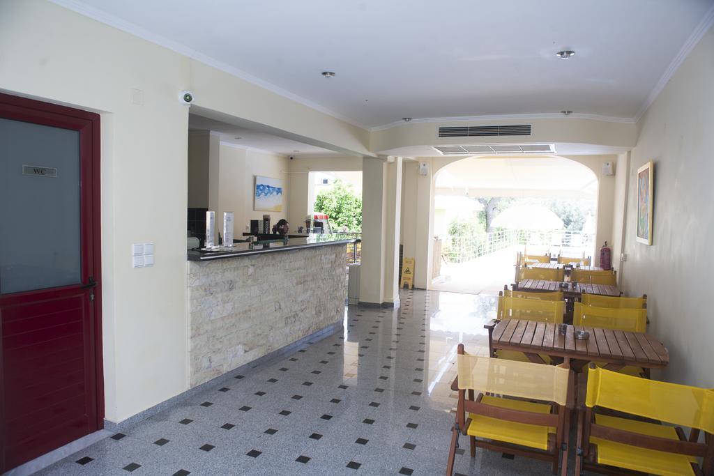 Summertime Inn Nikiana Luaran gambar
